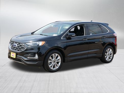 Used 2024 Ford Edge Titanium AWD/4WD image 3
