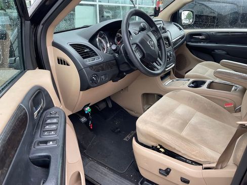 Used 2016 Dodge Grand Caravan SXT FWD image 5