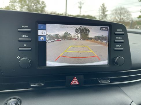 Used 2025 Hyundai Elantra Sport image 11