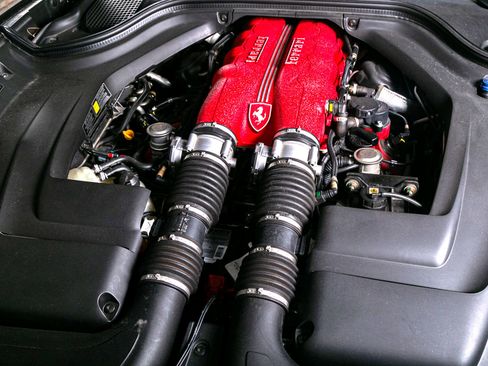 Used 2011 Ferrari California image 47