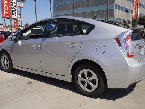 Used 2012 Toyota Prius Three FWD image 3