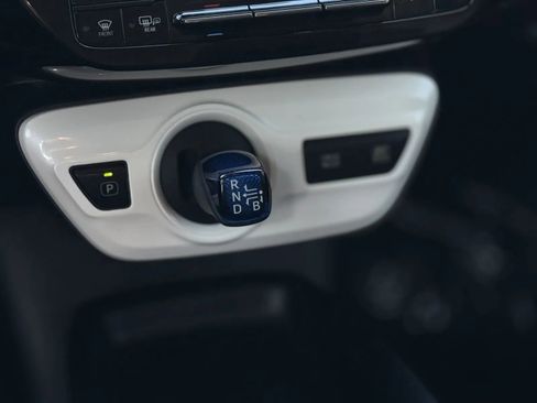 Used 2017 Toyota Prius Two w/ Carpet Mat Package image 29