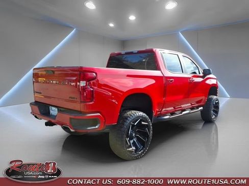 Used 2021 Chevrolet Silverado 1500 RST AWD/4WD image 3