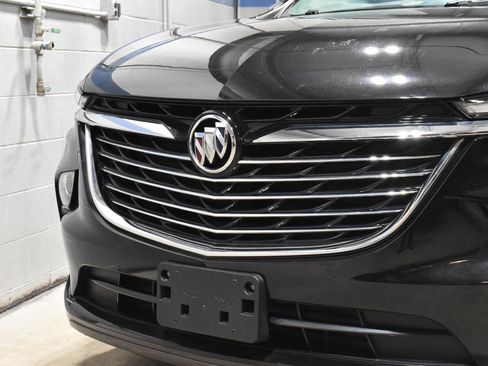 Used 2023 Buick Enclave Essence image 7