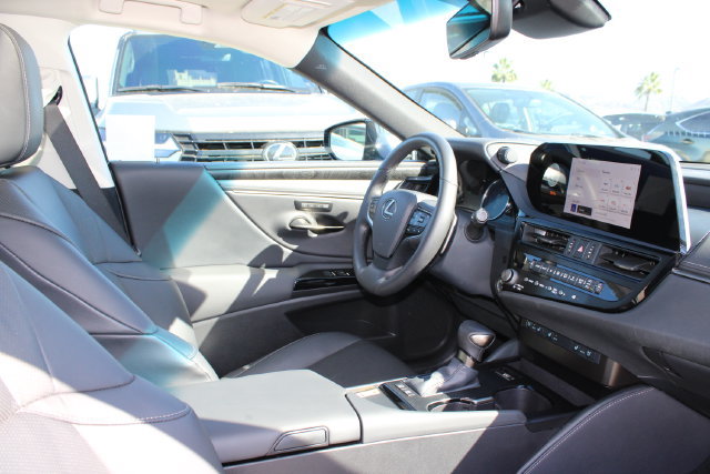 Certified 2025 Lexus ES 300h w/ Premium Package FWD image 5