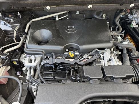 Used 2019 Toyota RAV4 LE w/ Carpet Mat Package image 32
