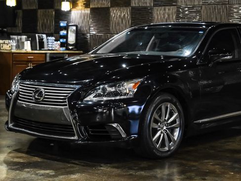 Used 2015 Lexus LS 460 L RWD image 7