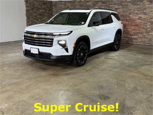 Used 2025 Chevrolet Traverse LT w/ Enhanced Driving Package image 5