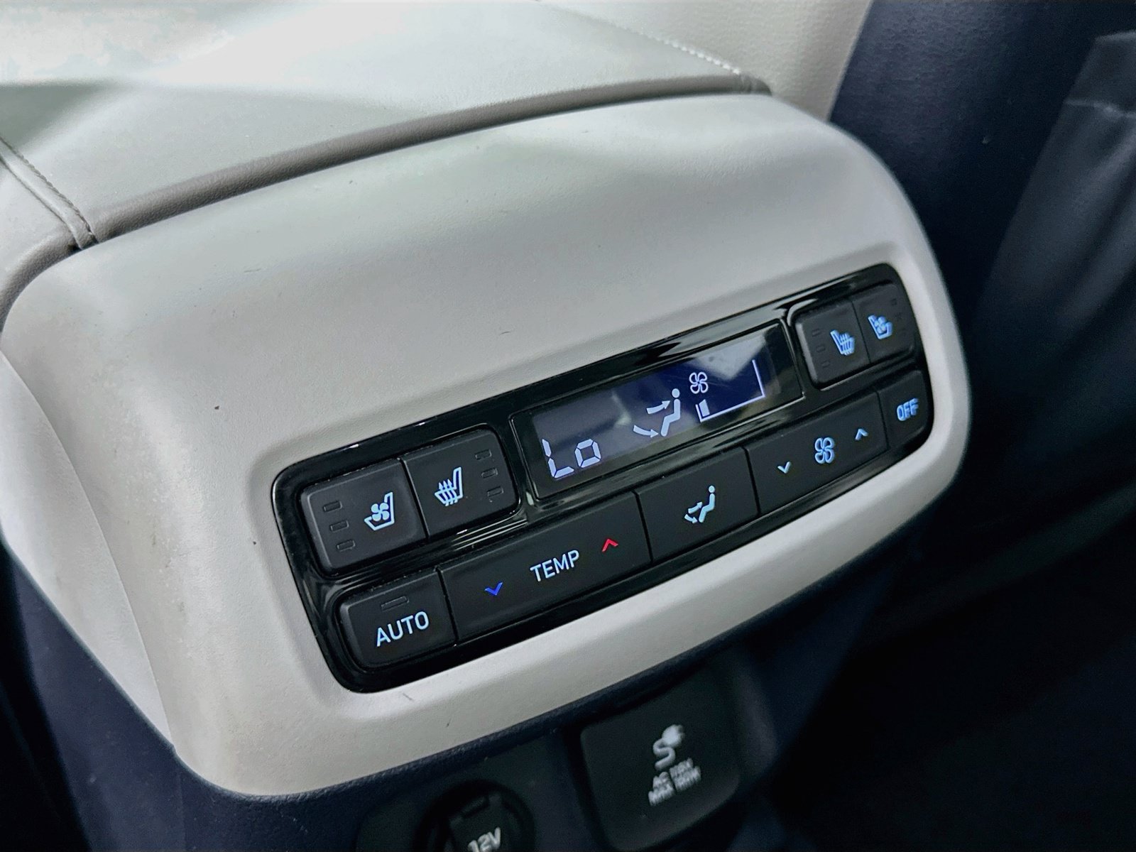 Used 2023 Hyundai Palisade Limited FWD image 27