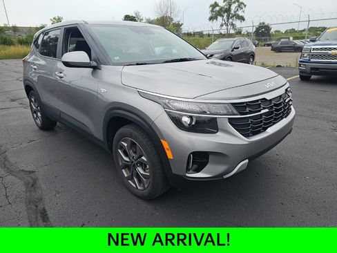 Certified 2024 Kia Seltos LX AWD/4WD image 1