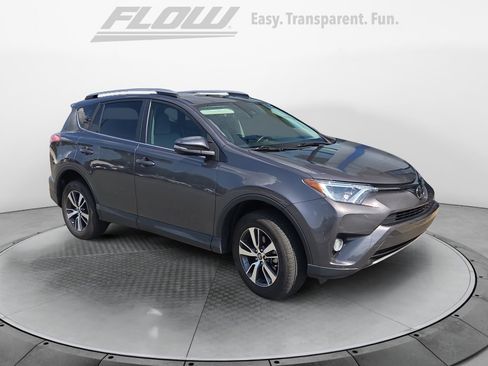 Used 2018 Toyota RAV4 XLE FWD image 1