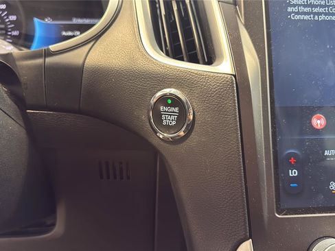 Used 2021 Ford Edge SE FWD image 21