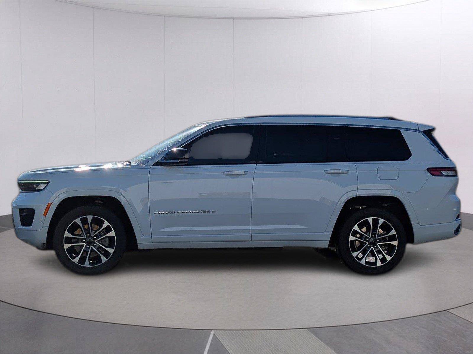 Used 2021 Jeep Grand Cherokee L Overland w/ Advanced Protech Group III AWD/4WD image 2