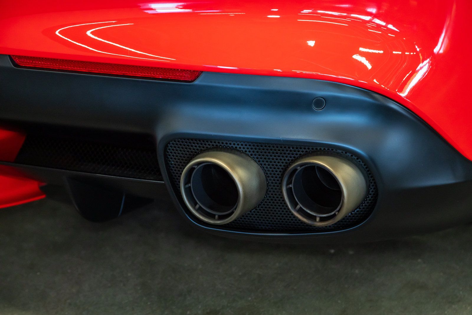 Used 2016 Ferrari F12 Berlinetta RWD image 29