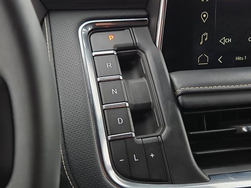 Certified 2024 GMC Yukon XL SLT image 14