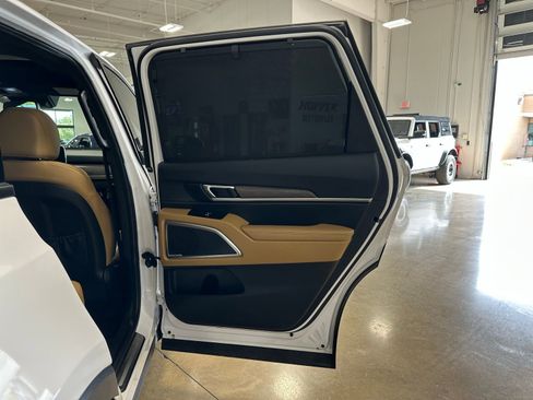 Used 2022 Kia Telluride SX w/ Nightfall Edition Package image 41