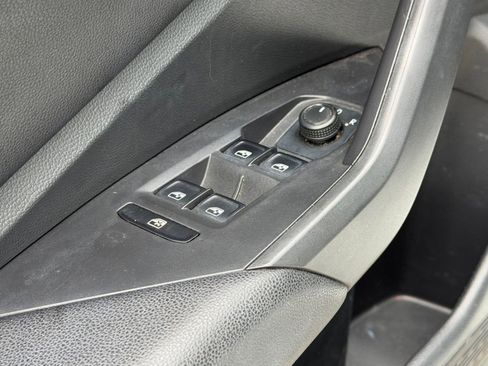 Used 2019 Volkswagen Jetta S image 12