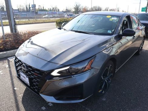 Certified 2024 Nissan Altima 2.5 SR image 8