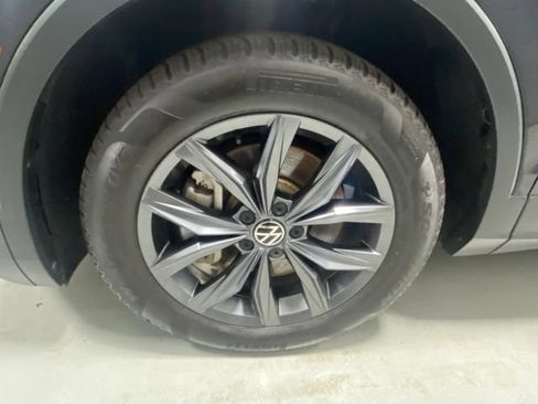 Used 2022 Volkswagen Tiguan SE AWD/4WD image 5