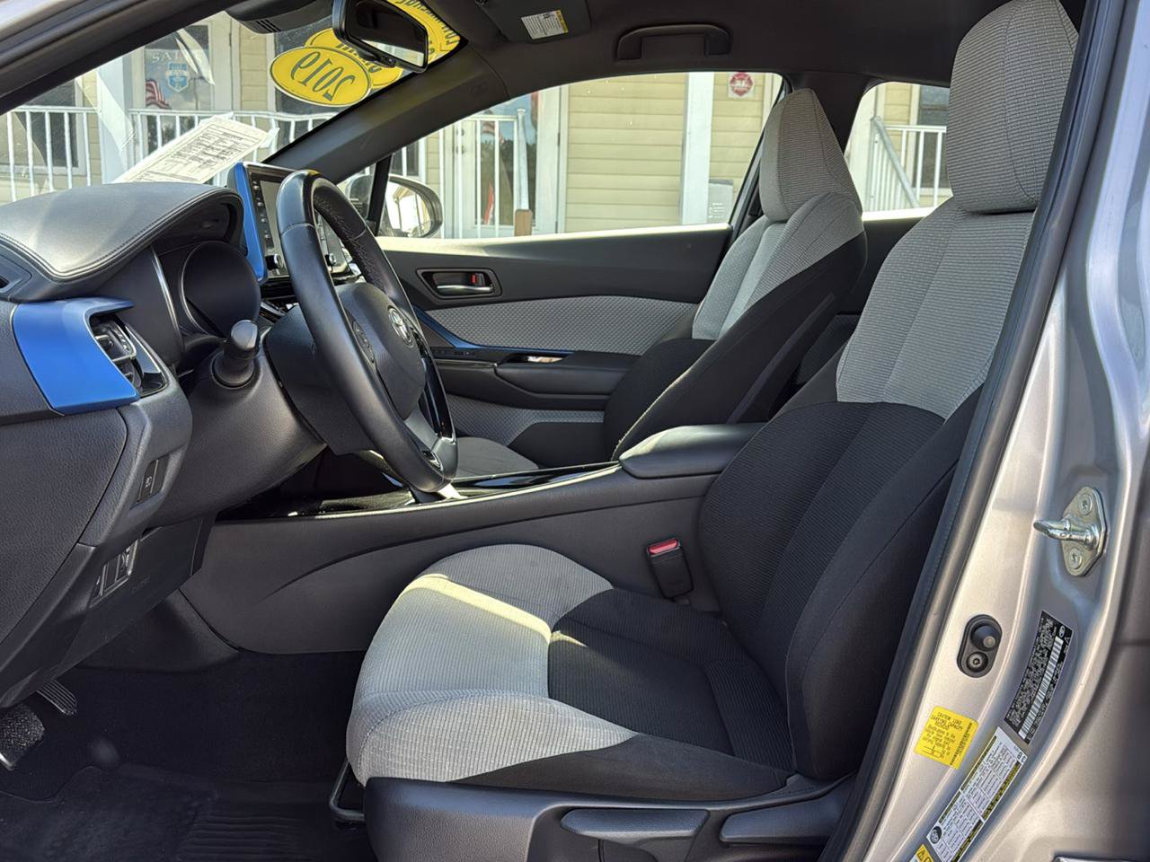 Used 2019 Toyota C-HR XLE FWD image 27