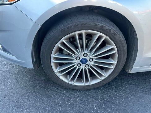 Used 2013 Ford Fusion SE FWD image 6