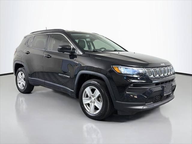 Certified 2022 Jeep Compass Latitude w/ Convenience Group AWD/4WD image 1