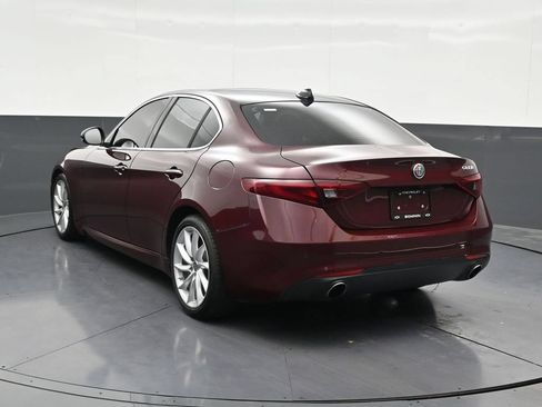 Used 2019 Alfa Romeo Giulia RWD image 3