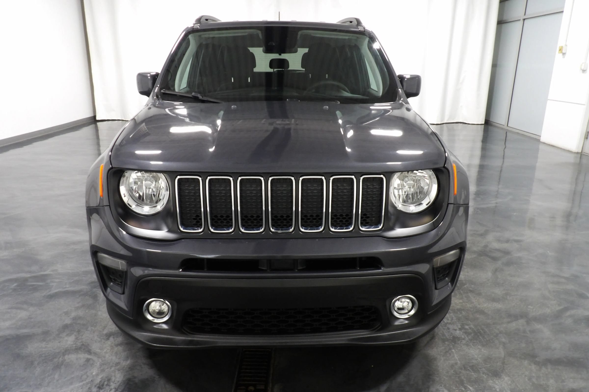 Used 2021 Jeep Renegade Latitude FWD image 2