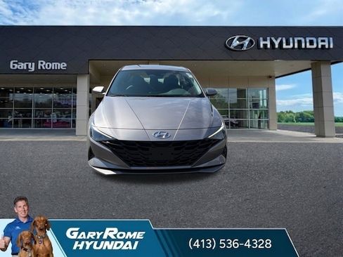 Used 2023 Hyundai Elantra SE FWD image 8