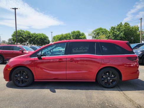 Used 2023 Honda Odyssey Sport image 8