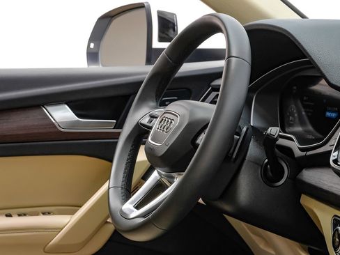 Used 2021 Audi Q5 Prestige w/ Prestige Package image 13