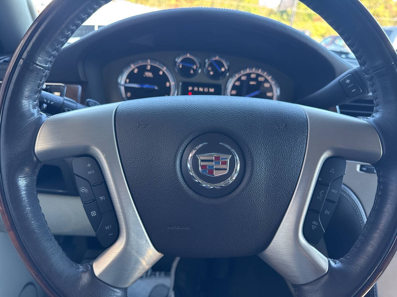 Used 2013 Cadillac Escalade Platinum AWD/4WD image 39