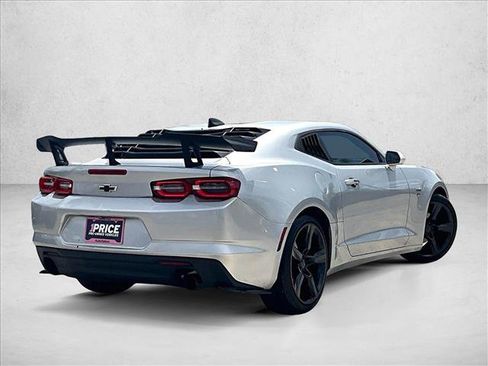 Used 2019 Chevrolet Camaro LT RWD image 2