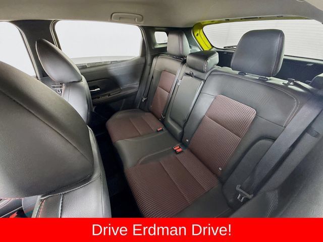 Used 2025 Nissan Kicks SR FWD image 8