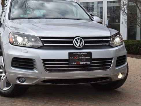 Used 2012 Volkswagen Touareg Sport image 4