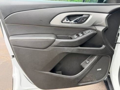 Used 2020 Chevrolet Traverse RS AWD/4WD image 19