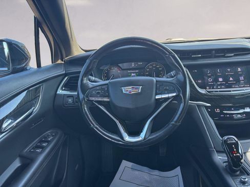 Used 2020 Cadillac XT6 Premium Luxury image 12