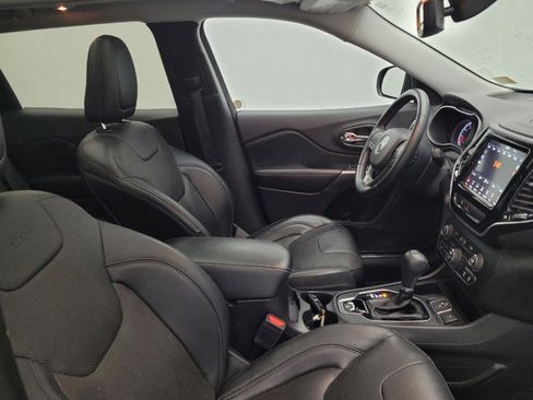 Used 2019 Jeep Cherokee Limited FWD image 21