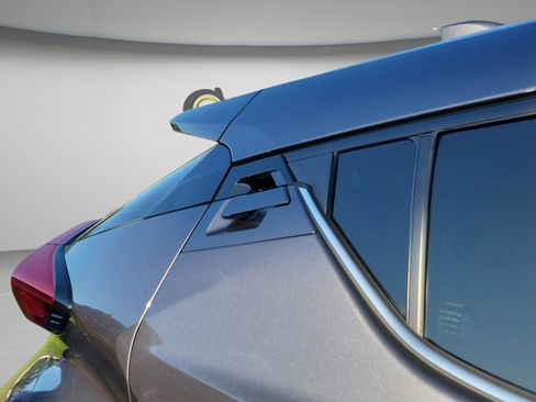Used 2019 Toyota C-HR Limited FWD image 18