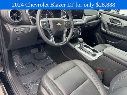 Used 2024 Chevrolet Blazer LT w/ Sound & Technology Package FWD image 13