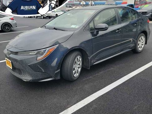 Used 2020 Toyota Corolla LE image 1
