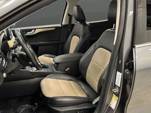 Used 2021 Ford Escape Titanium w/ Titanium Elite Package image 9