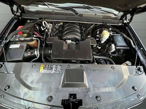 Used 2020 Chevrolet Suburban Premier AWD/4WD image 32