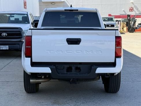 Used 2024 Toyota Tacoma TRD Sport image 5
