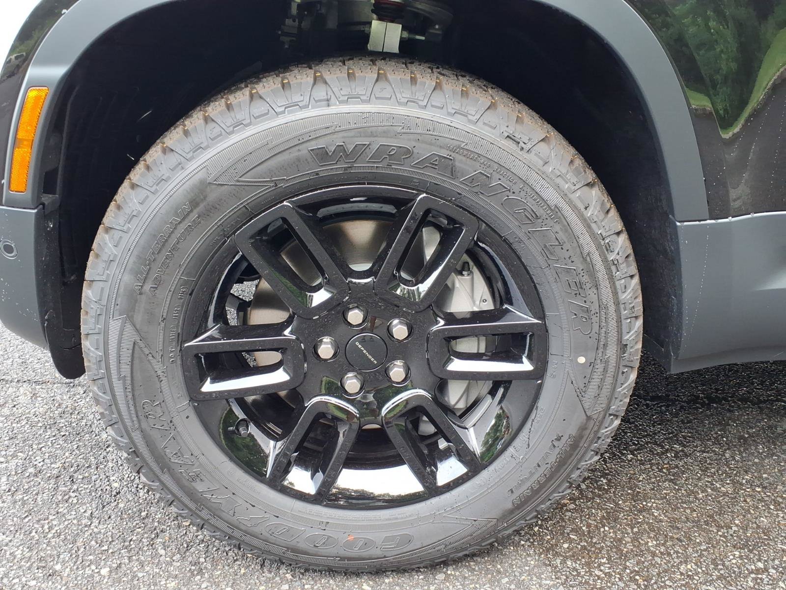 New 2026 Land Rover Defender 110 S AWD/4WD image 9