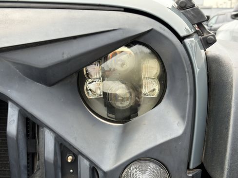 Used 2015 Jeep Wrangler Sport image 10