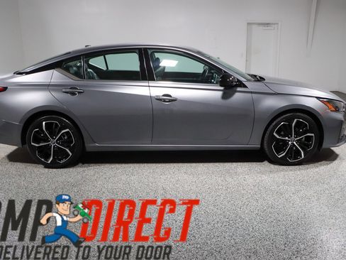Used 2024 Nissan Altima 2.5 SR FWD image 6