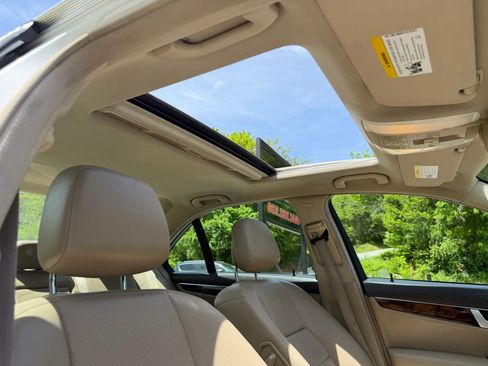 Used 2013 Mercedes-Benz C 250 Sedan image 41