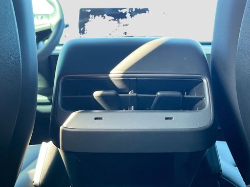 Used 2025 Tesla Model Y Long Range image 23