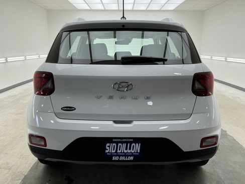 Used 2025 Hyundai Venue SEL image 5